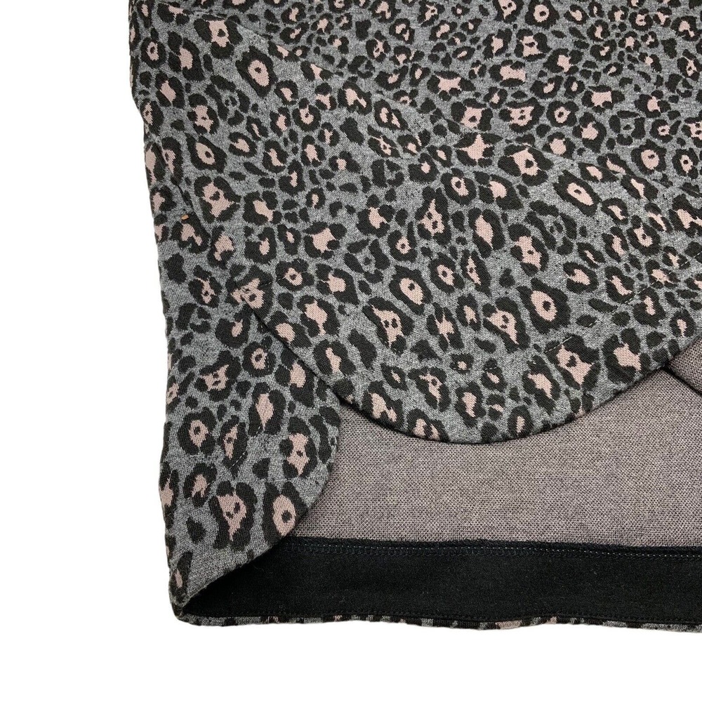 LOFT Womens Small Gray Black Tan Animal Leopard Print Short Sleeve Textured Top - Picture 7 of 13